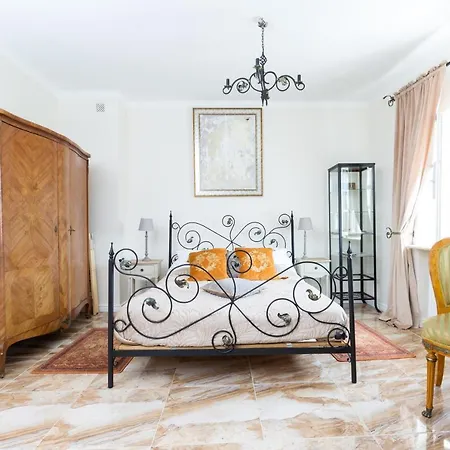 Royal Castle Square Old Town