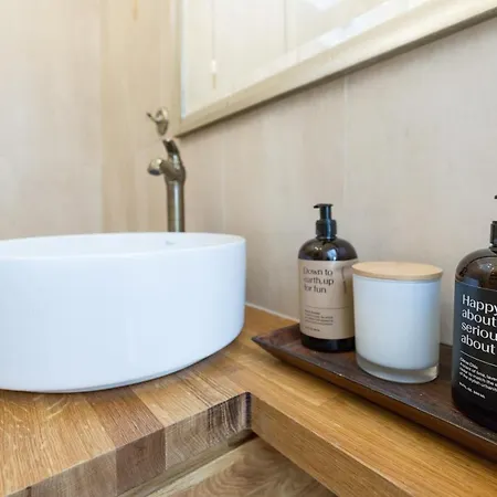 Royal Castle Square Old Town 公寓 *