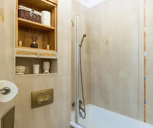 Royal Castle Square Old Town شقة